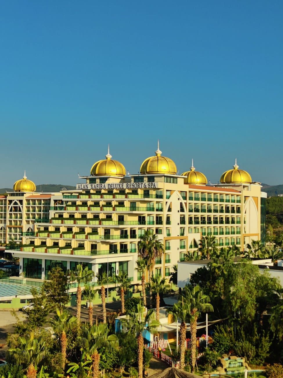 hospitality workers in mediterranean seaside resort (Pexels)